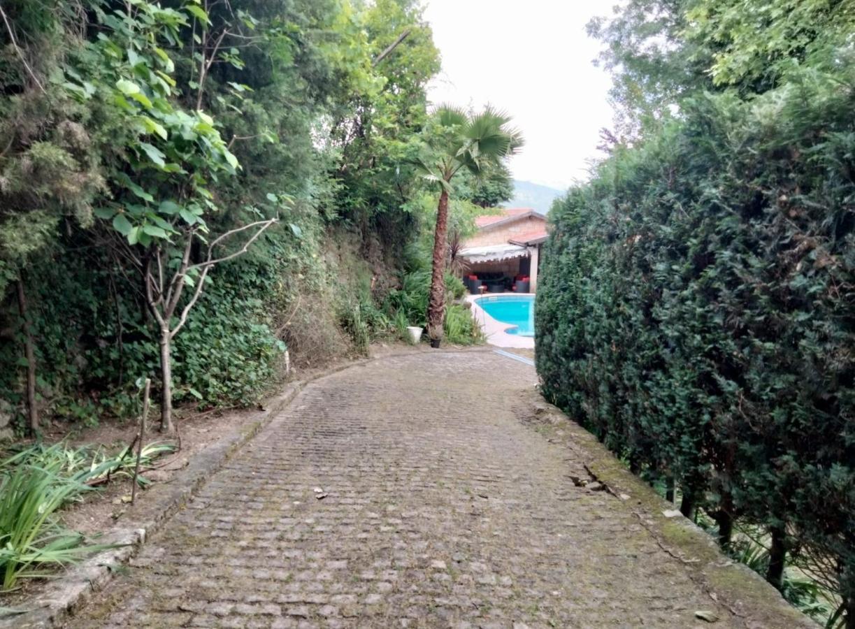 Pool House Au Coeur Du Geres A Rio Caldo Villa Eksteriør bilde